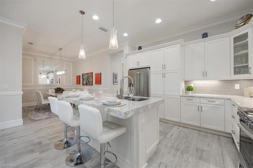 6419 Negril Isle Dr, Naples, FL 34113-12
