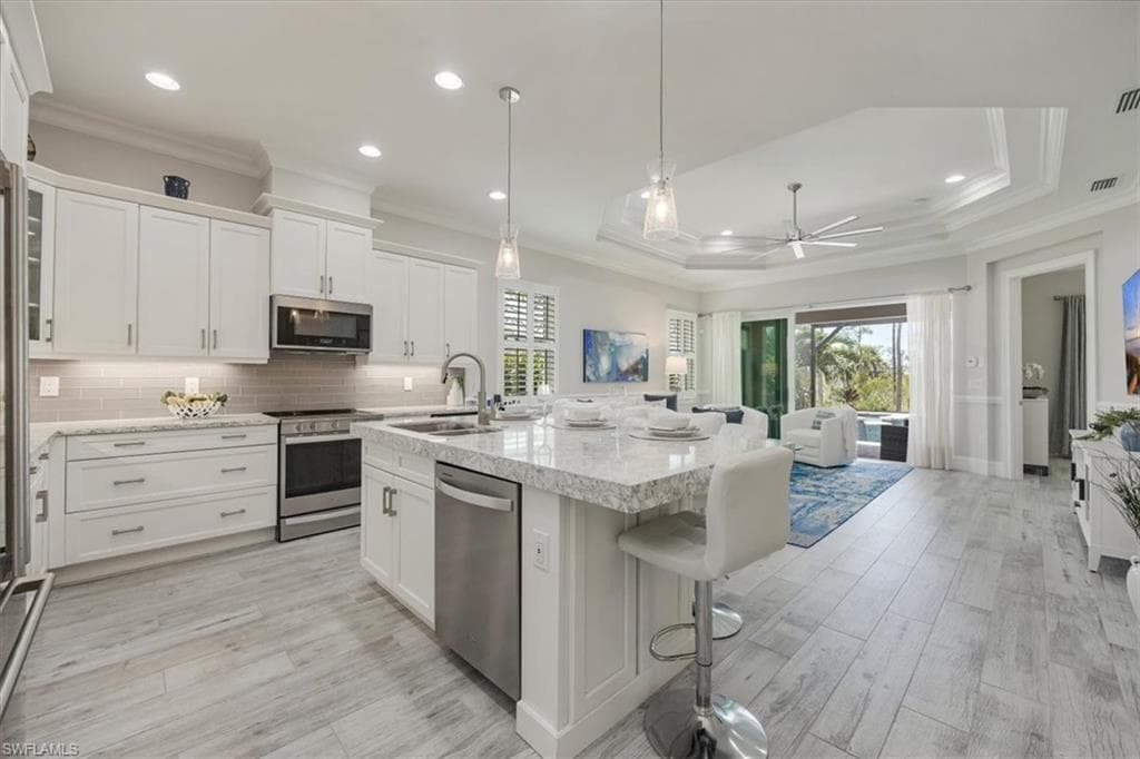 6419 Negril Isle Dr, Naples, FL 34113-14