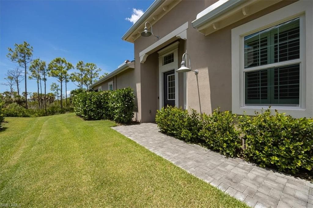 6419 Negril Isle Dr, Naples, FL 34113-26