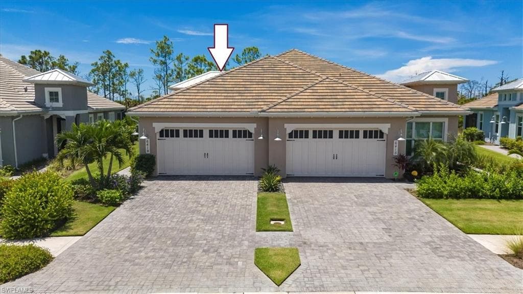 6419 Negril Isle Dr, Naples, FL 34113-2