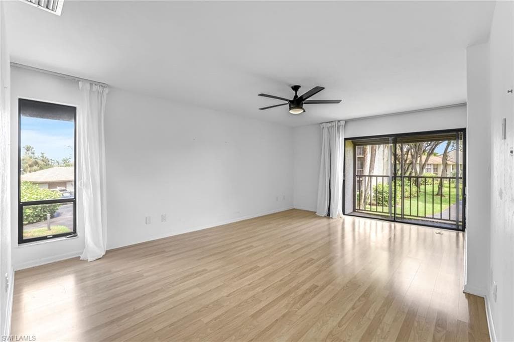 576 Retreat Dr 201, Naples, FL 34110-18