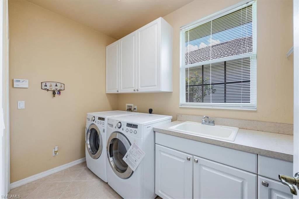 4382 Pomarine Ct, Naples, FL 34119-11
