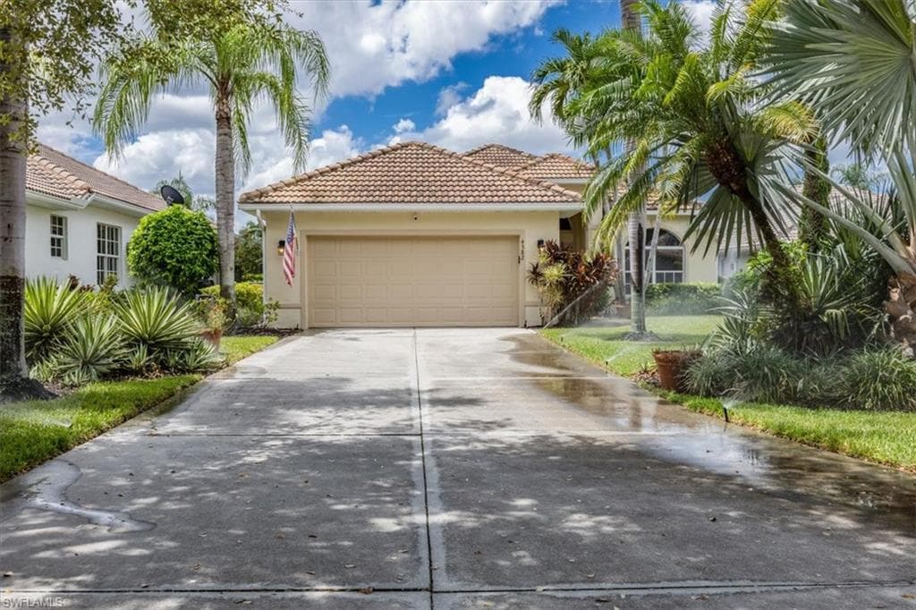 4382 Pomarine Ct, Naples, FL 34119-2