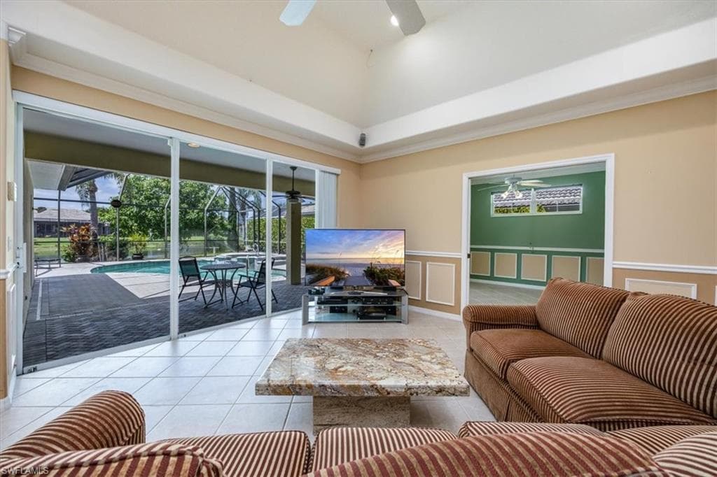 4382 Pomarine Ct, Naples, FL 34119-3