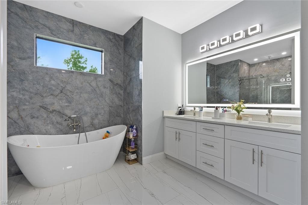 4773 8th Ave SE, Naples, FL 34117-7