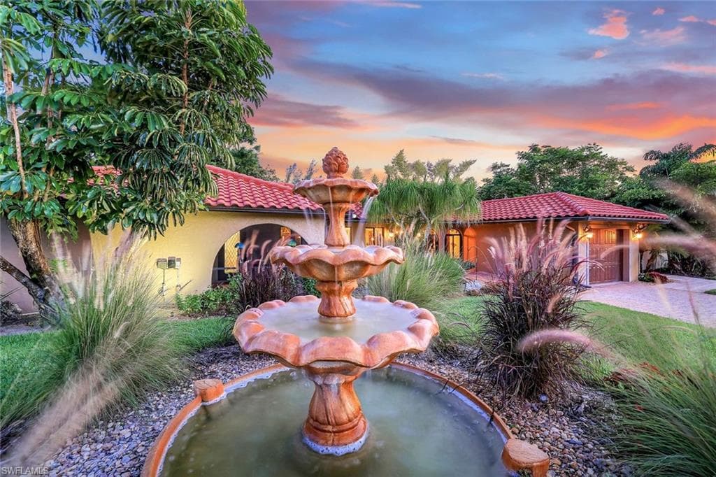 12305 Avida Ln, Bonita Springs, FL 34135-3
