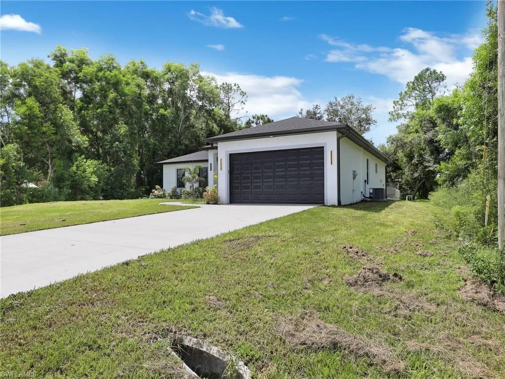 3611 34th St SW, Lehigh Acres, FL 33976-3