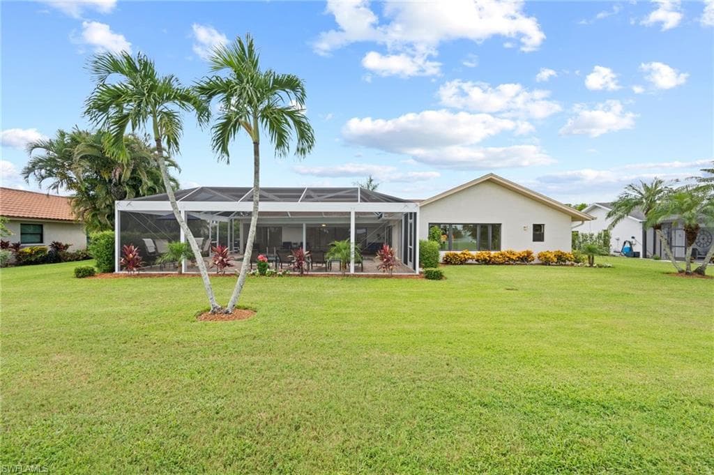 1203 Foxfire Ln, Naples, FL 34104-4