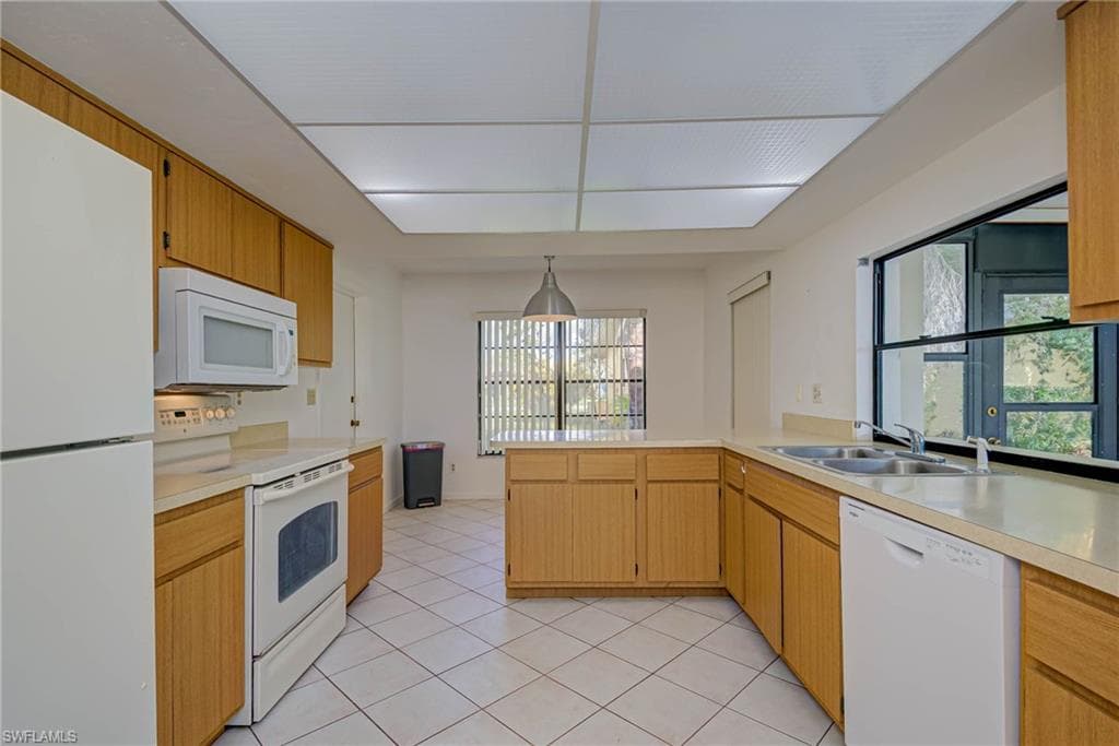 265 Marseille Dr, Naples, FL 34112-9