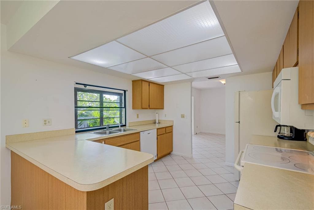 265 Marseille Dr, Naples, FL 34112-10