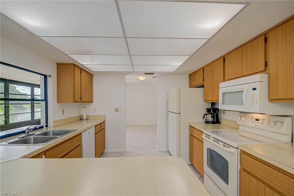 265 Marseille Dr, Naples, FL 34112-11