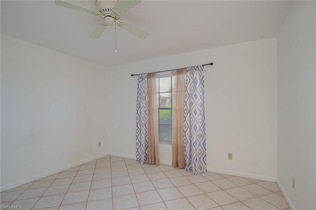 265 Marseille Dr, Naples, FL 34112-16