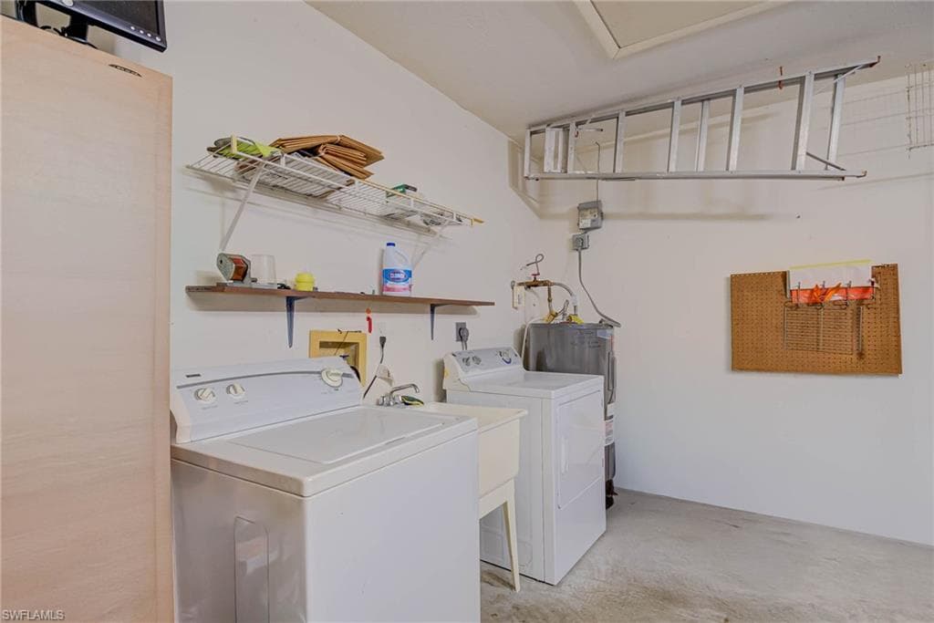 265 Marseille Dr, Naples, FL 34112-19