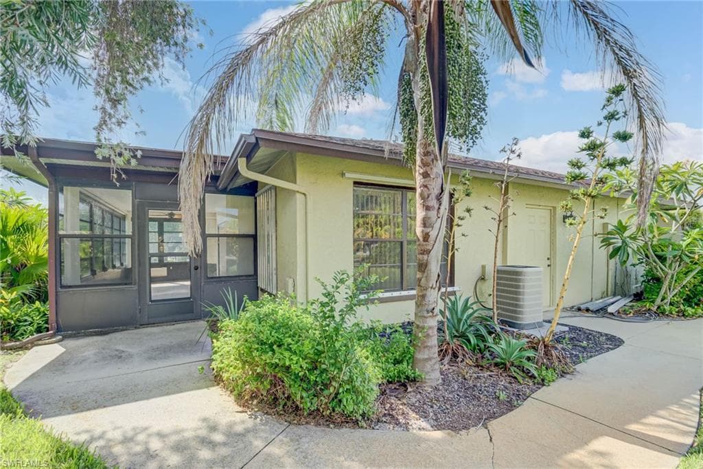265 Marseille Dr, Naples, FL 34112-24