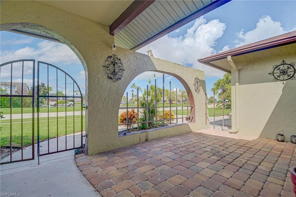 265 Marseille Dr, Naples, FL 34112-25