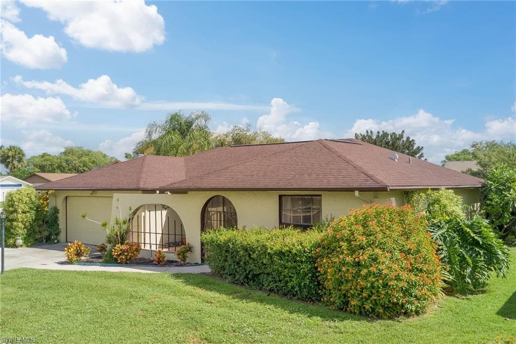 265 Marseille Dr, Naples, FL 34112-27