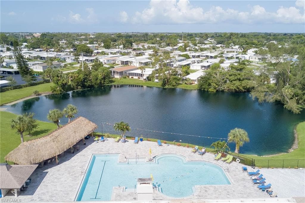265 Marseille Dr, Naples, FL 34112-32