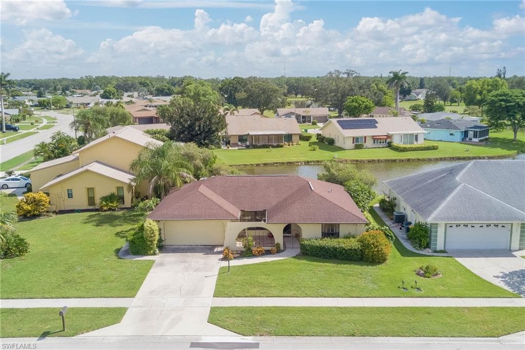 265 Marseille Dr, Naples, FL 34112-3