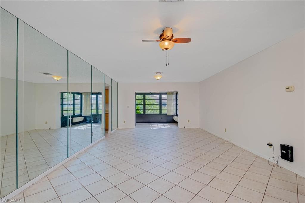 265 Marseille Dr, Naples, FL 34112-4