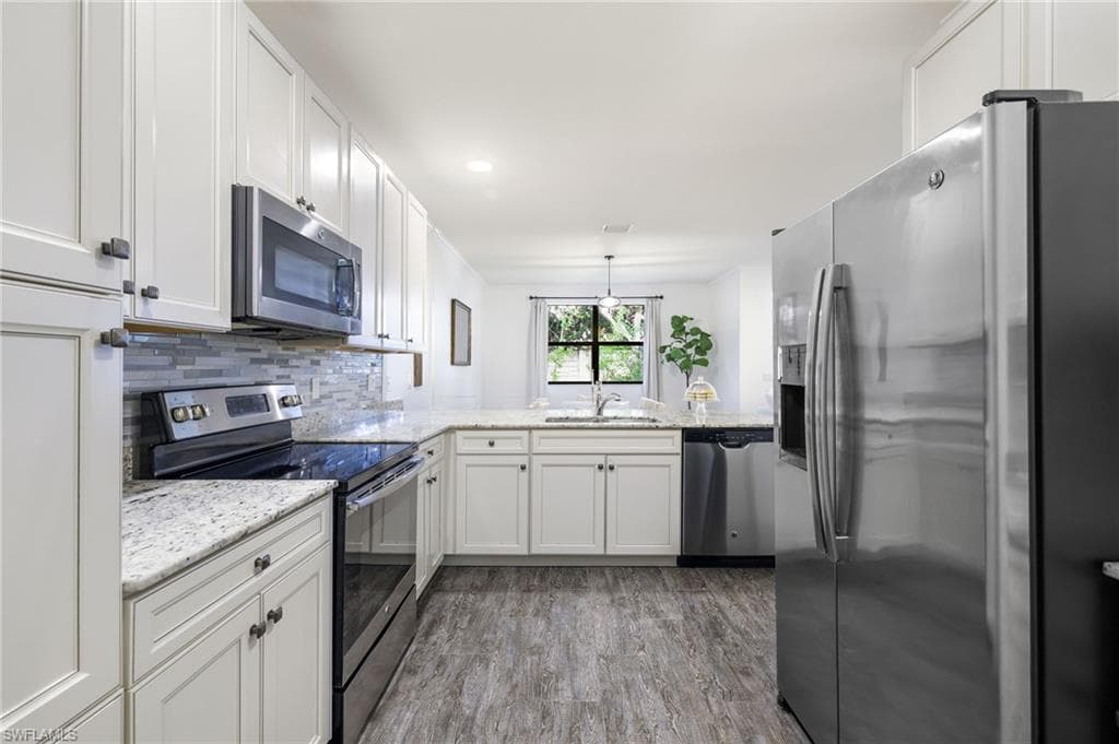 7887 Bristol Cir, Naples, FL 34120-10
