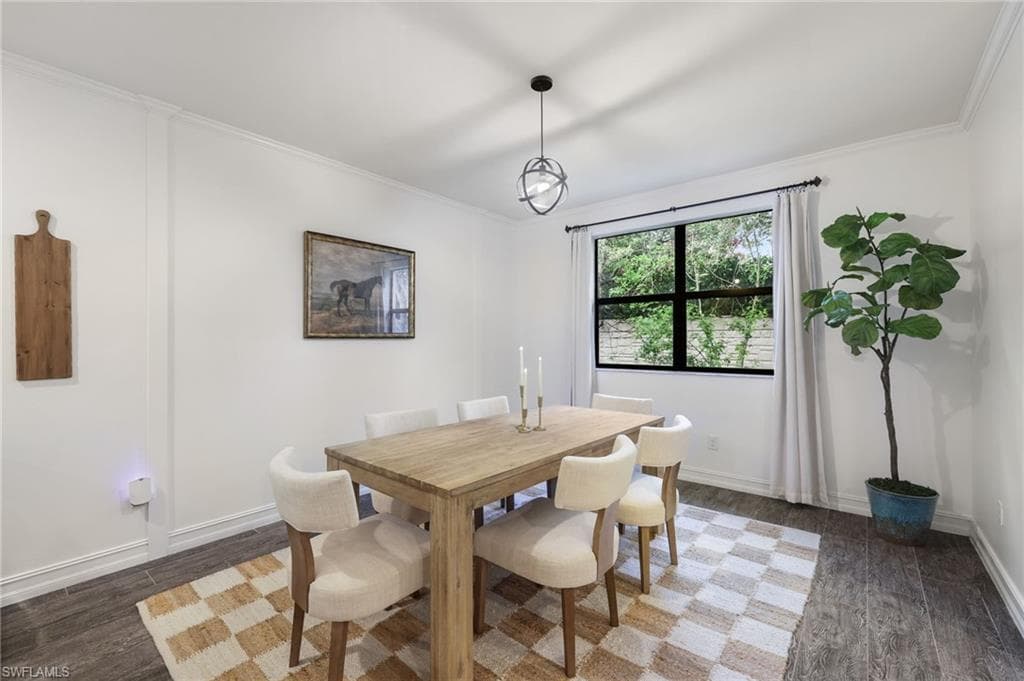 7887 Bristol Cir, Naples, FL 34120-11