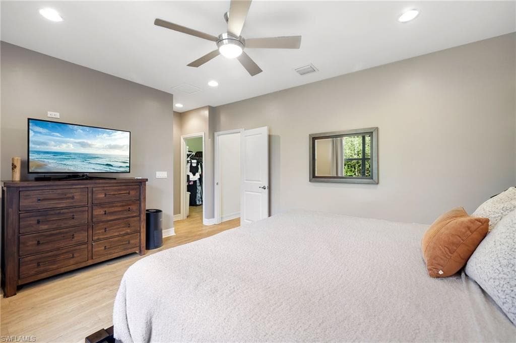 7887 Bristol Cir, Naples, FL 34120-16