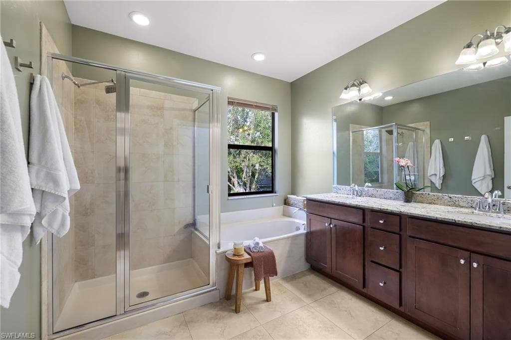 7887 Bristol Cir, Naples, FL 34120-18