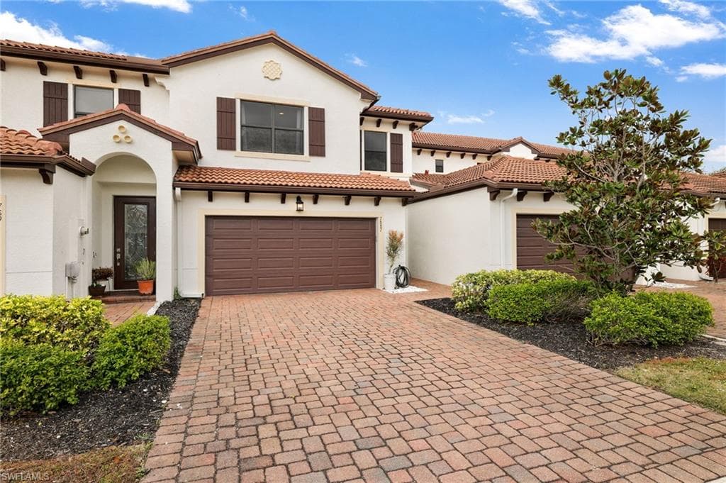 7887 Bristol Cir, Naples, FL 34120-1