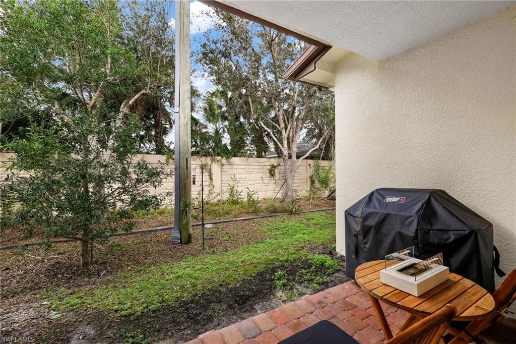 7887 Bristol Cir, Naples, FL 34120-30