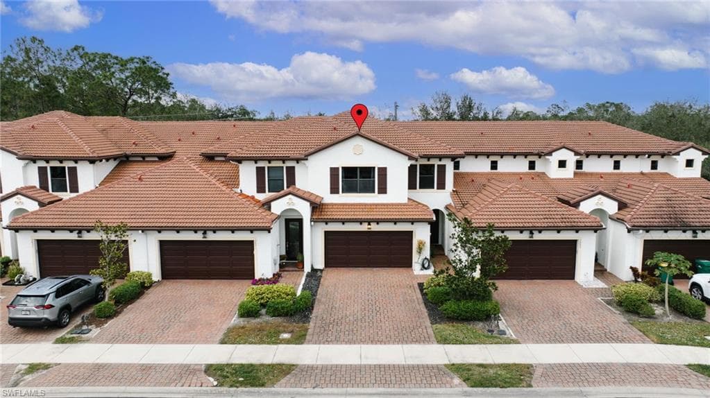 7887 Bristol Cir, Naples, FL 34120-36