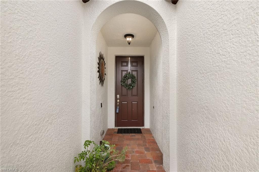 7887 Bristol Cir, Naples, FL 34120-3
