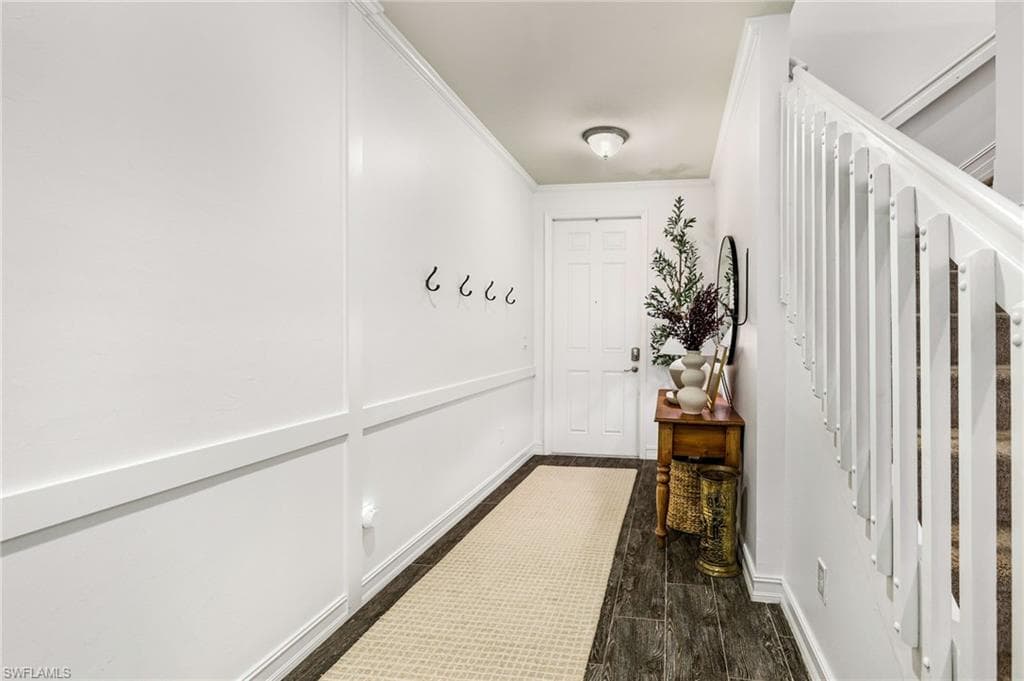 7887 Bristol Cir, Naples, FL 34120-5