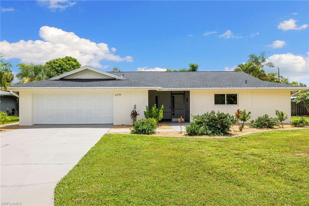 6779 Overlook Dr, Fort Myers, FL 33919-1