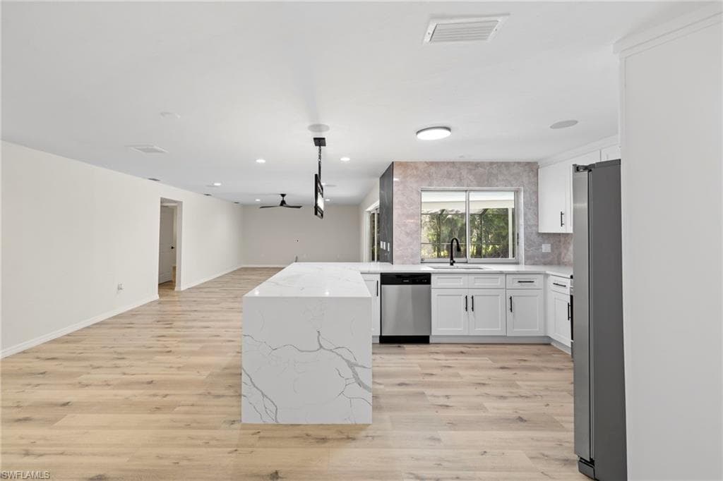 6779 Overlook Dr, Fort Myers, FL 33919-5