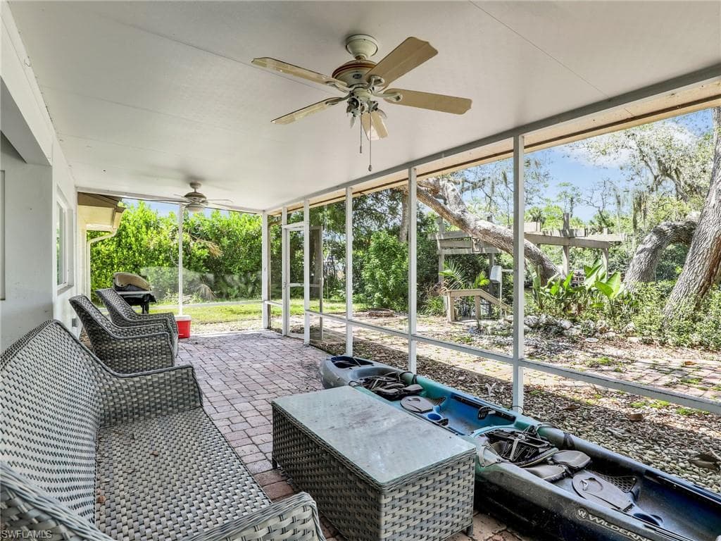 9964 Puopolo Ln, Bonita Springs, FL 34135-18