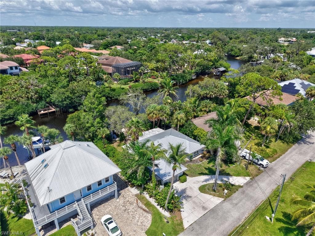 9964 Puopolo Ln, Bonita Springs, FL 34135-3