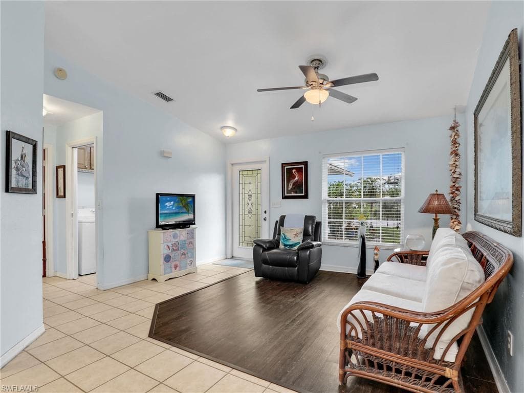 208 Aviation Pkwy, Cape Coral, FL 33904-9