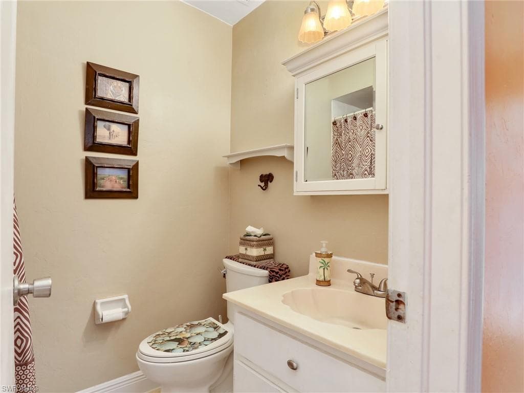 208 Aviation Pkwy, Cape Coral, FL 33904-17