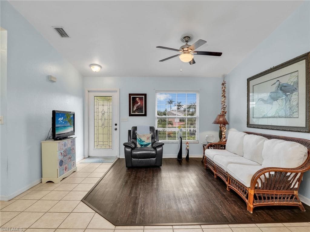 208 Aviation Pkwy, Cape Coral, FL 33904-8