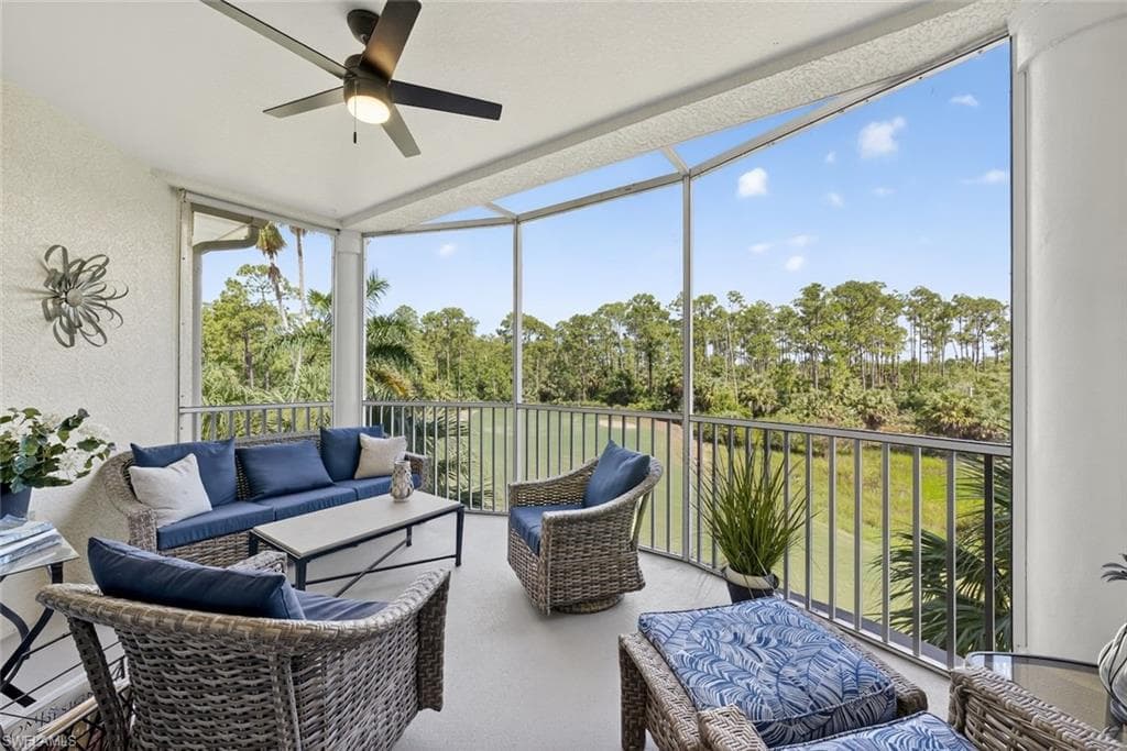 4863 Hampshire Ct 4-202, Naples, FL 34112-1