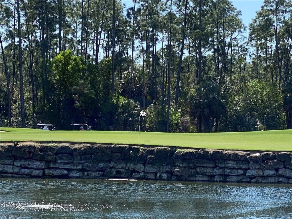 4863 Hampshire Ct 4-202, Naples, FL 34112-23