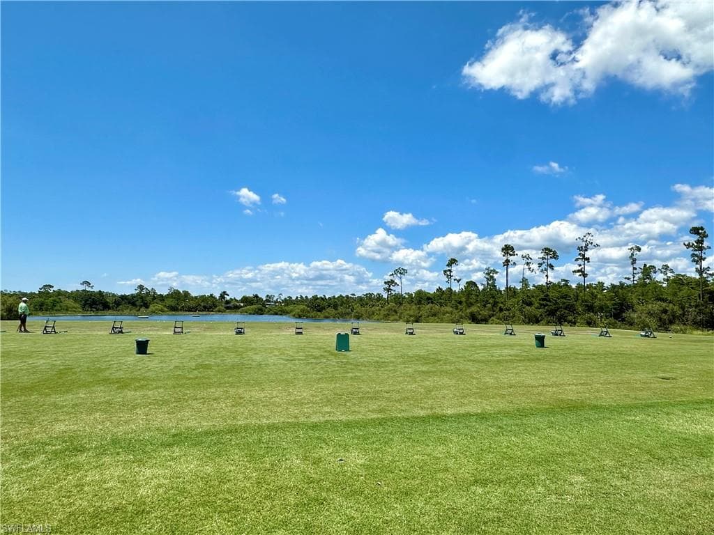 4863 Hampshire Ct 4-202, Naples, FL 34112-24