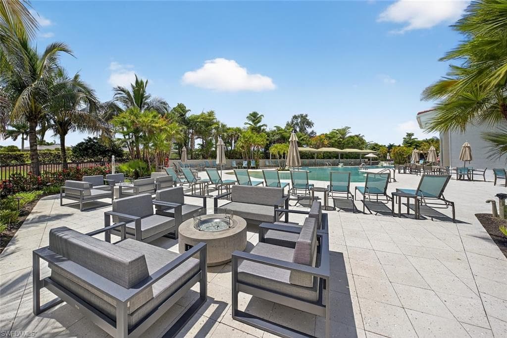 4863 Hampshire Ct 4-202, Naples, FL 34112-35