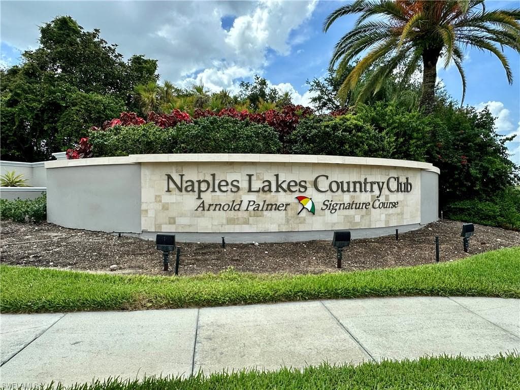 4863 Hampshire Ct 4-202, Naples, FL 34112-41