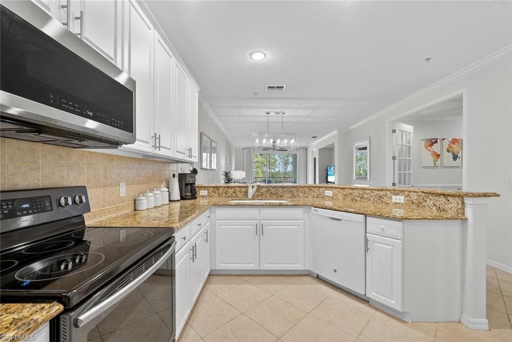 4863 Hampshire Ct 4-202, Naples, FL 34112-4