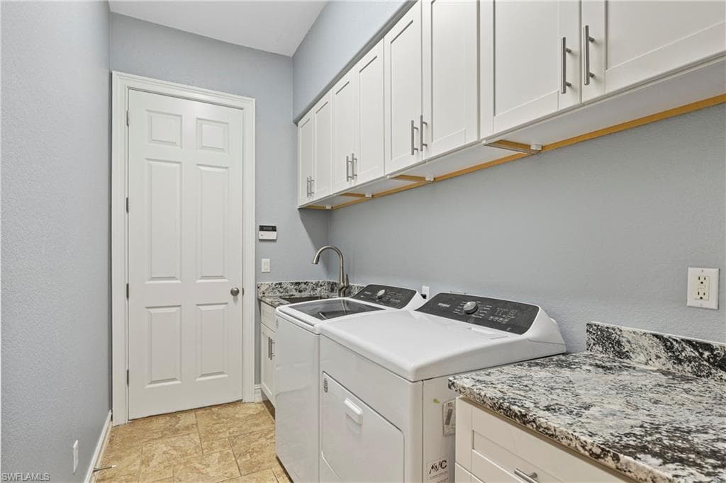 2116 Harlans Run, Naples, FL 34105-23