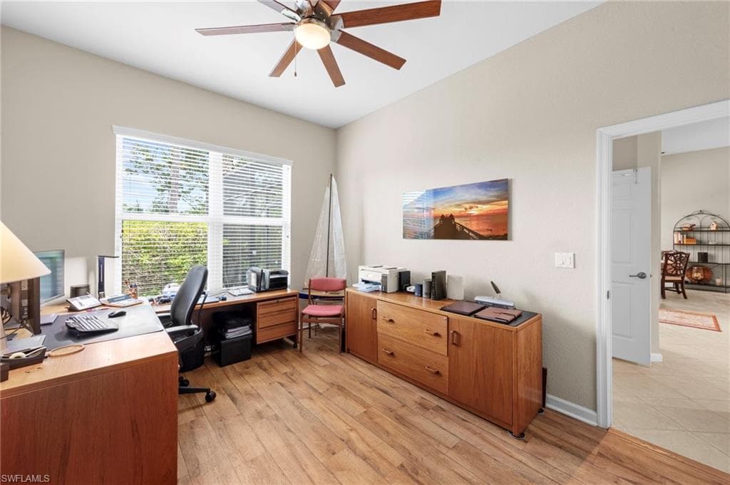 8215 Potomac Ln, Naples, FL 34104-25