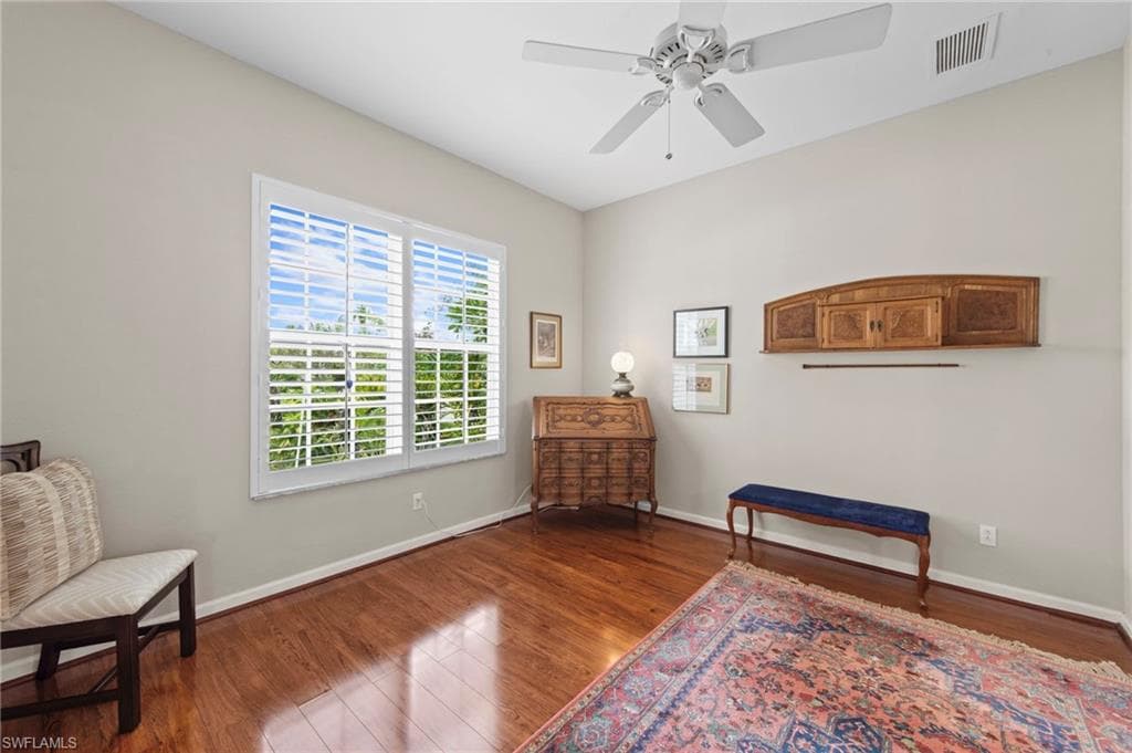 8215 Potomac Ln, Naples, FL 34104-27