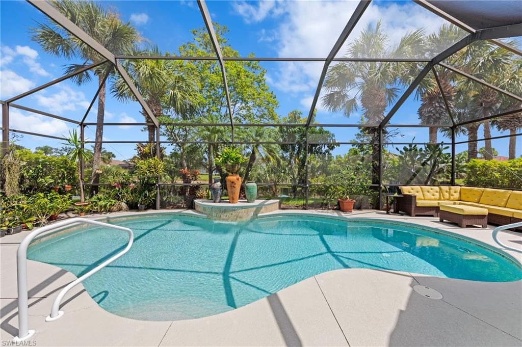 8215 Potomac Ln, Naples, FL 34104-30