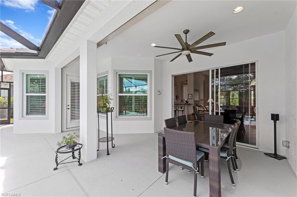 8215 Potomac Ln, Naples, FL 34104-34